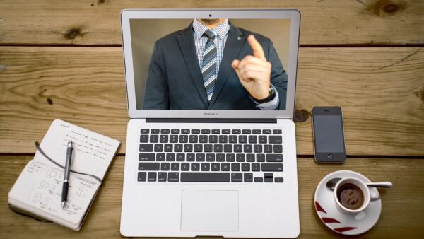 【50代・起業コンサル】独立後、売上ゼロ。起業塾ジプシーで400万円失い絶望…『Zoom集客®の学校』に出会い、オンライン売上1920万円を突破した秘訣とは