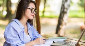 【50代・公認心理士】介護で収入激減→『Zoom集客®の学校』に出会い、AI集客で1580万突破