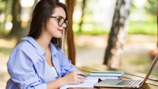 【50代・公認心理士】介護で収入激減→『Zoom集客®の学校』に出会い、AI集客で1580万突破