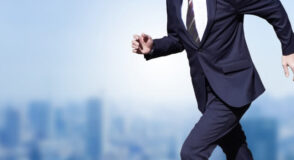 【会社経営者】独学で広告運用を続けるも赤字続きで3000万円の負債…Zoomを活用して集客の仕組みを立て直し、売上1億円を達成